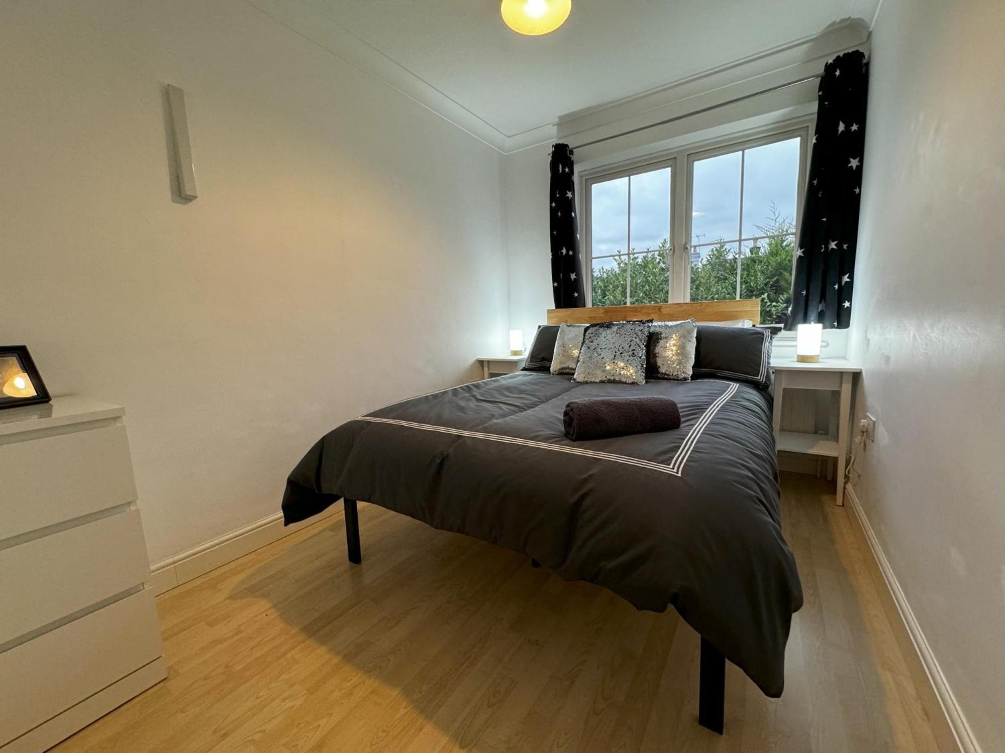 Chieveley Mews By Sarrochic Villa Sunningdale Eksteriør bilde